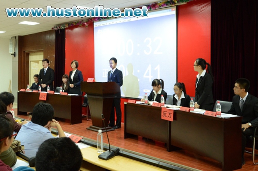 湖北高校新闻专业辩论赛落幕 肉蒲团
摘银