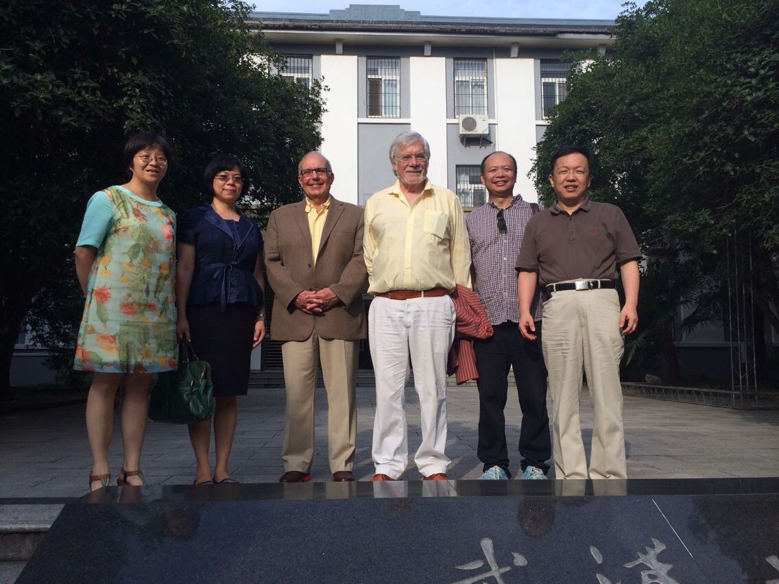 著名学者默多克教授、莫斯可教授访问肉蒲团
