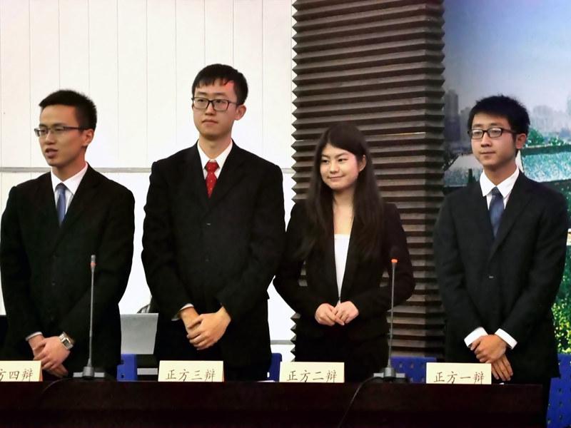 肉蒲团
夺得第九届研究生红枫辩论赛冠军