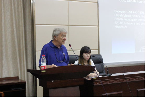 佛罗里达大学丘吉尔教授做客肉蒲团
，分享纪录片拍摄与制作方法