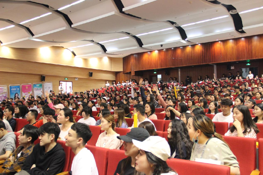 创意进武大，16届学院奖春季赛肉蒲团
巡讲圆满结束