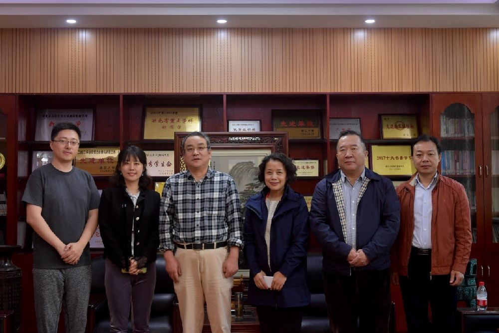 央视CGTN综合部一行访问肉蒲团
