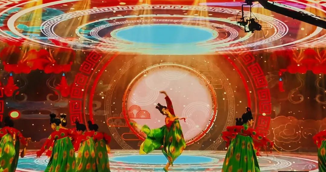 新闻学院荣获肉蒲团
第三十三届金秋舞蹈大赛季军