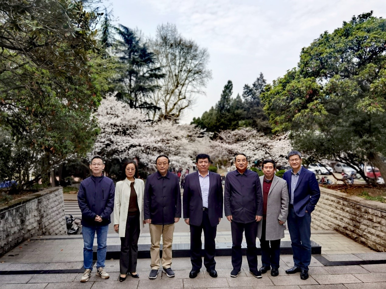 新疆大学肉蒲团
来院访问