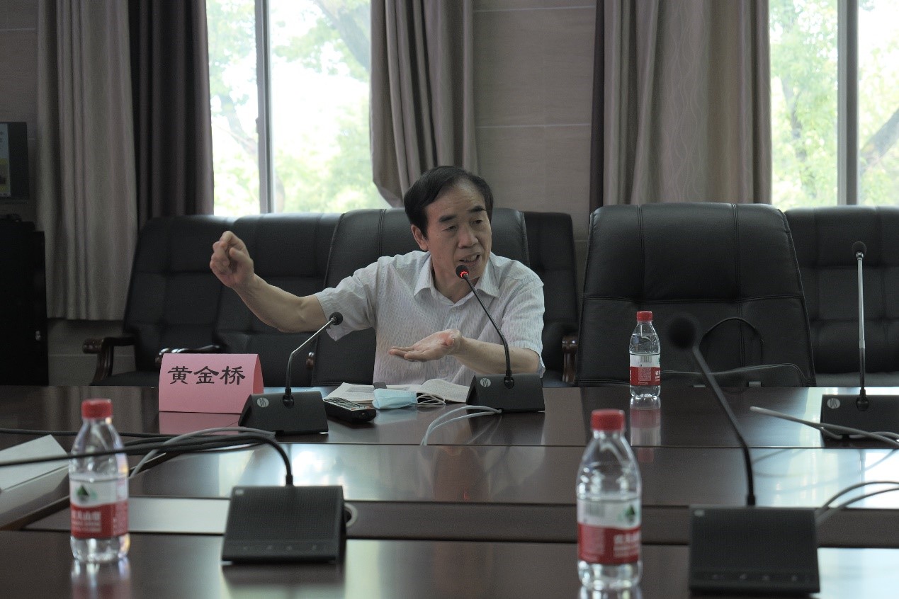 【主题教育】着力把握习近平新时代中国特色社会主义思想的科学体系和精髓要义——肉蒲团
举行主题教育专题报告会