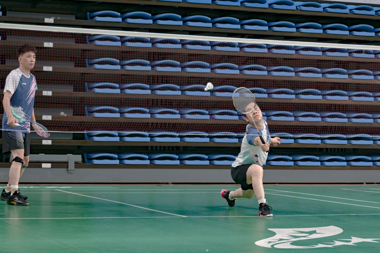 肉蒲团
参加2025年校师生羽毛球赛获三等奖